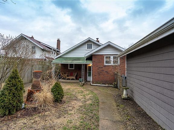 3rd image of 410 Sumatra Ave