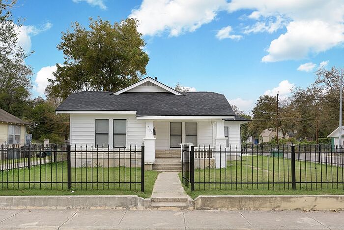 1st image of 703 Fay Ave