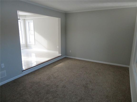 2nd image of 1 Twin Ponds Dr