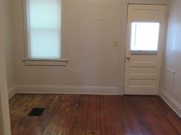4th image of 241 S 5th St APT 1