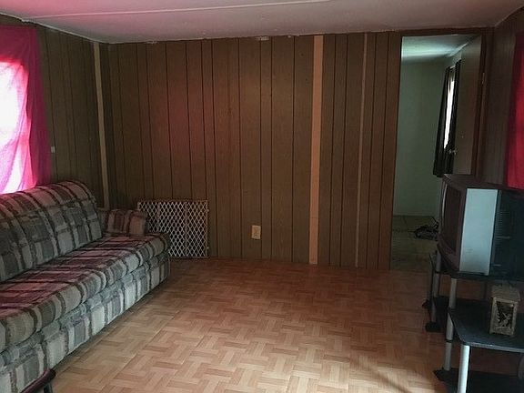 2nd image of 285 Seabreeze Dr