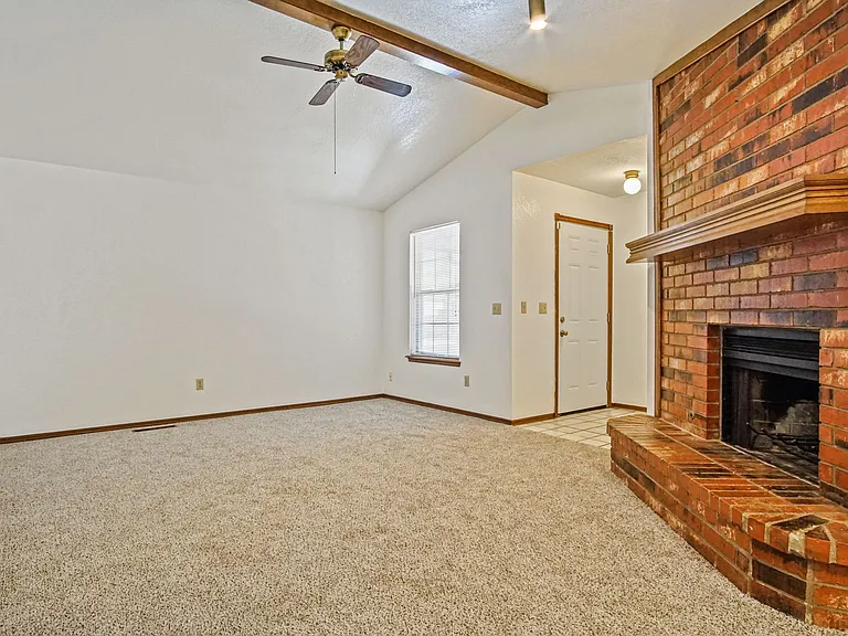 8910 Oak Valley Dr — Photo 10