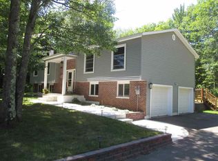 108 Surrey Ln, Marquette, MI 49855