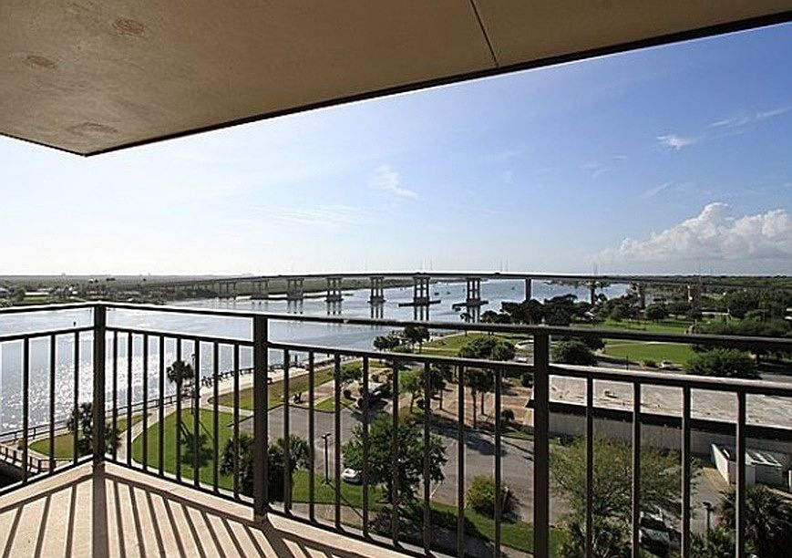 1st image of 101 N Riverside Dr #8120