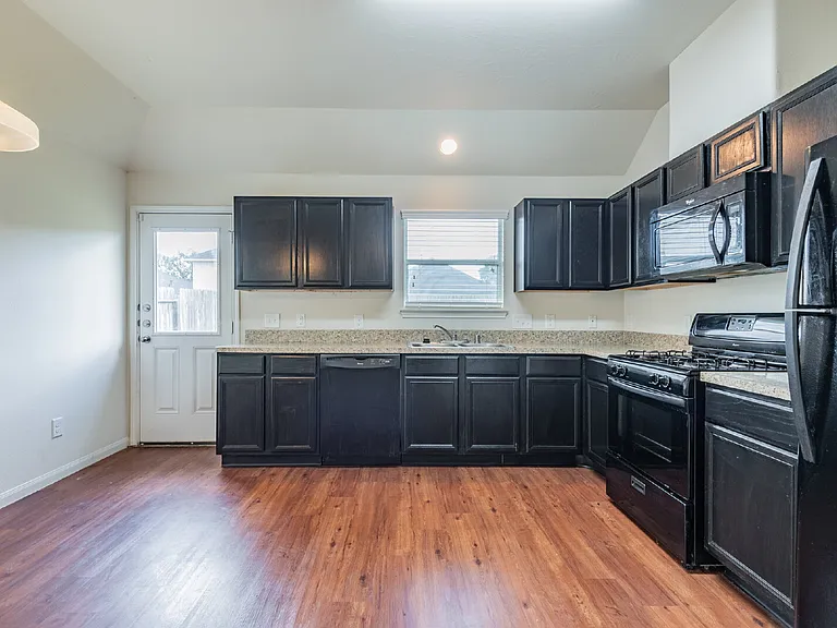 14942 Hidalgo Valley Ln — Photo 4