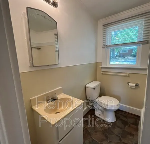 1335 Eastside Ave — Photo 12