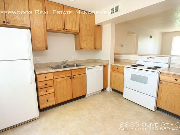 2nd image of 2233 Olive St APT C