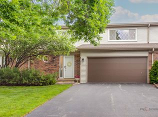 1252 Briarwood Ln, Libertyville, IL 60048