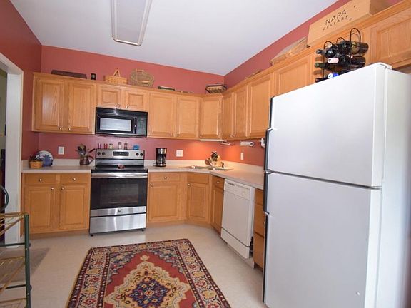 3rd image of 2716 Cedarbrook Way