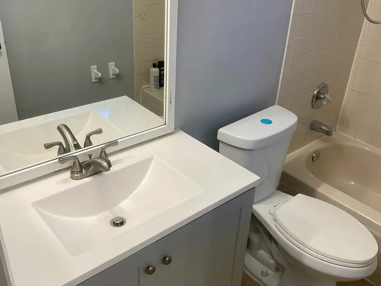 913 W Cornell St #913 — Photo 2