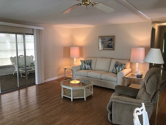 3rd image of 16638 Gardenia Dr