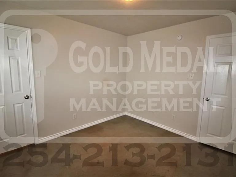 4003 Cambridge Dr — Photo 12