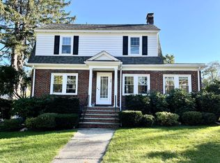 39 Elmwood Rd, Wellesley, MA 02481