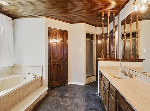 4th image of 20521 Louisiana St