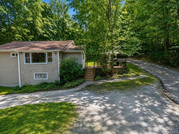 23 Sunrise Trail, Monroe, NY 10950