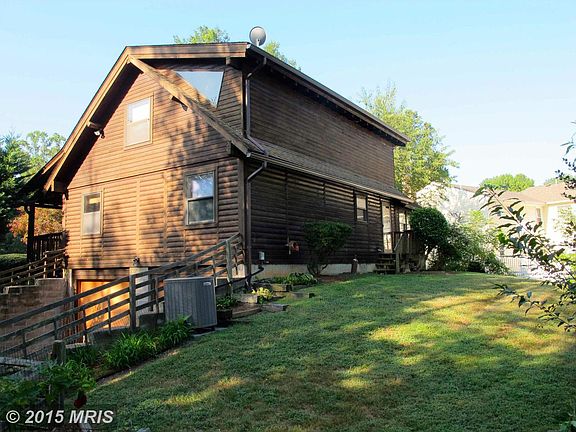 3rd image of 10504 Oak Pl