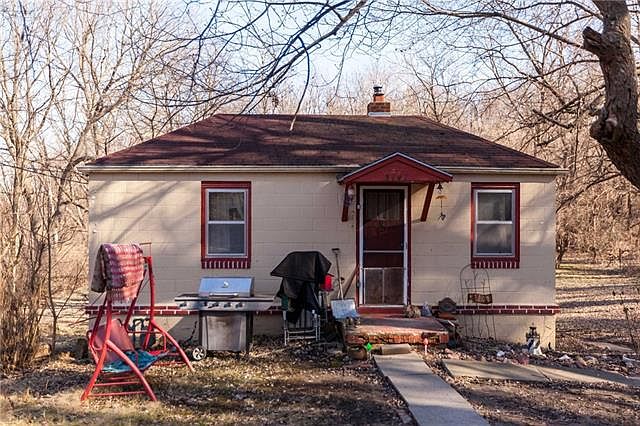 1st image of 3141 S 15th St