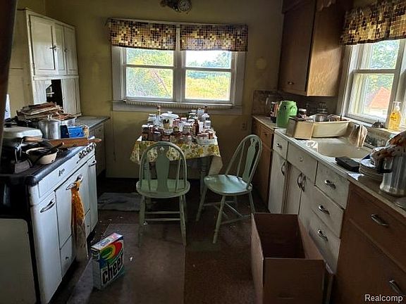 5th image of 3361 E McNeil Rd