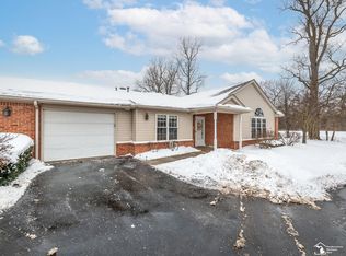 2470 Sutton Dr, Temperance, MI 48182