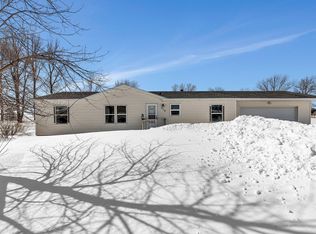 918 Birch Ave W, Hector, MN 55342