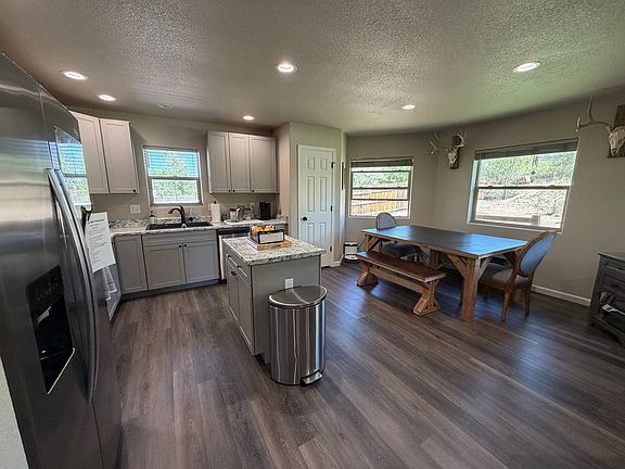 2nd image of 253 W Laurue Pl
