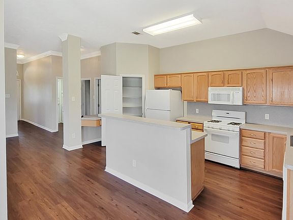 4th image of 209 Bernburg Ct