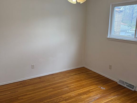 2nd image of 349 Shrewsbury St