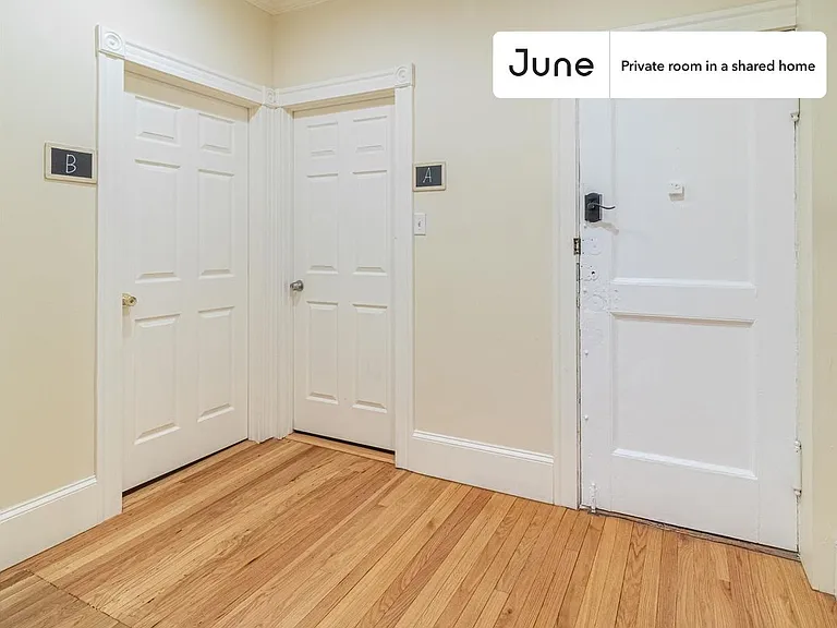 129 Chiswick Rd #A — Photo 12