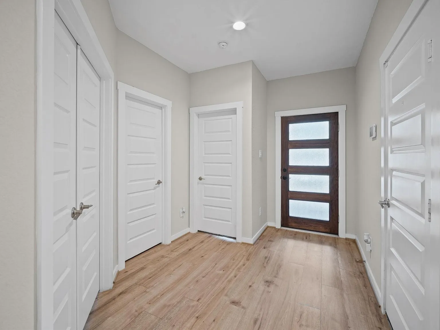 4 bed, 3.0 bath, 2312 sqft, $2,495 — Photo 4