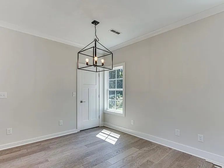 734 Lee St — Photo 13