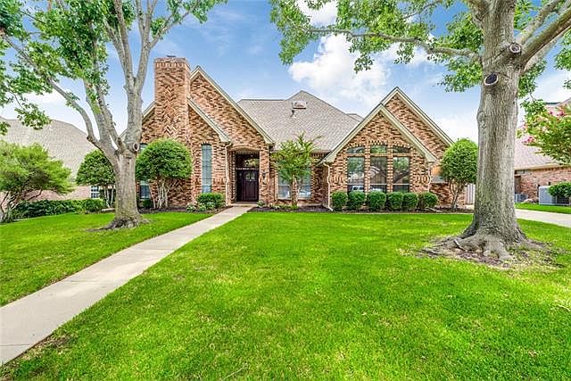 1st image of 4303 Brookhollow Dr