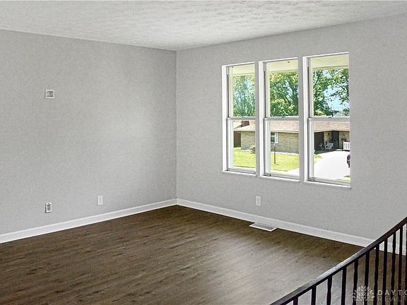2nd image of 622 Willow Springs Dr