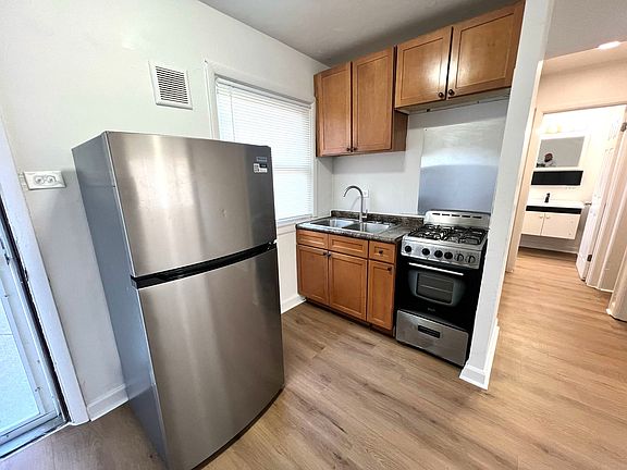 5th image of 9136 S Anthony Ave #9142