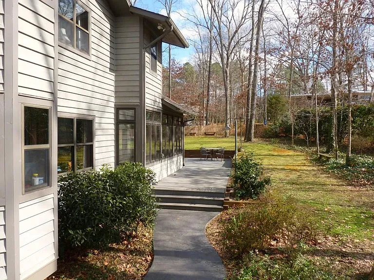 15 Harvey Pl — Photo 5