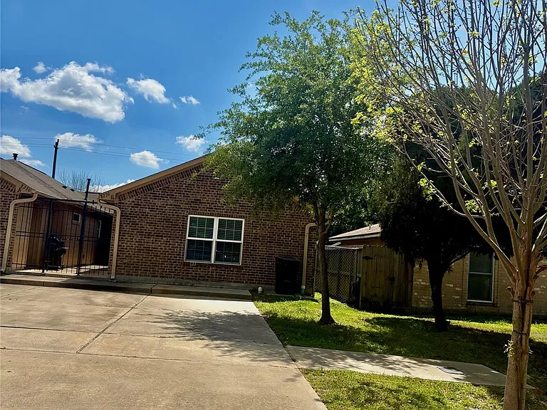 8230 Constellation Ln #B — Photo 19
