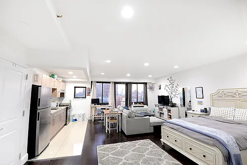 203 E 121st St #801 Photo 1