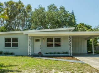 813 18th St SW, Largo, FL 33770