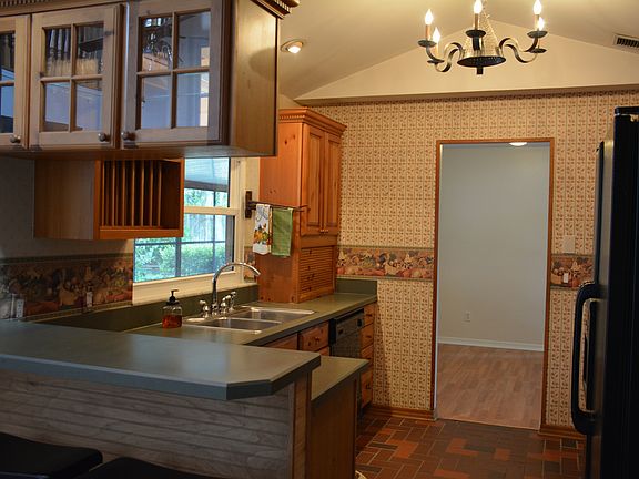 3rd image of 6722 Tamarind Cir