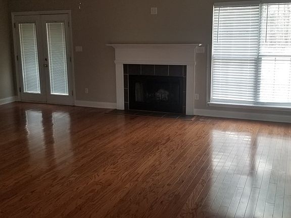 3rd image of 253 Willow Lake Dr