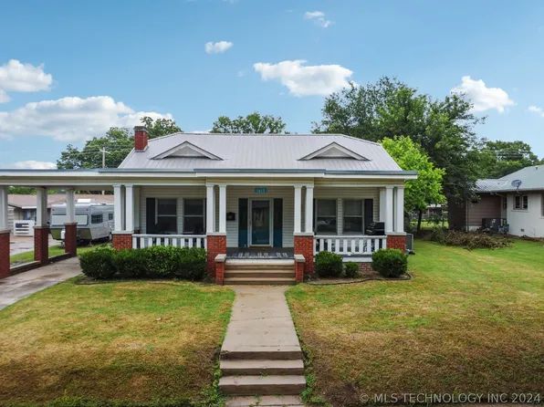 1613 E 8th St, Okmulgee, OK 74447