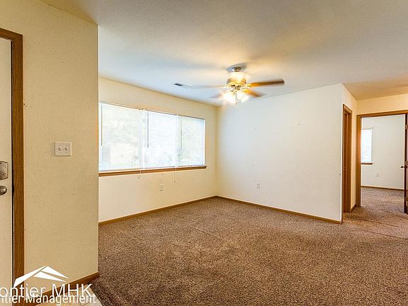 3rd image of 402 N 10th St #5837620