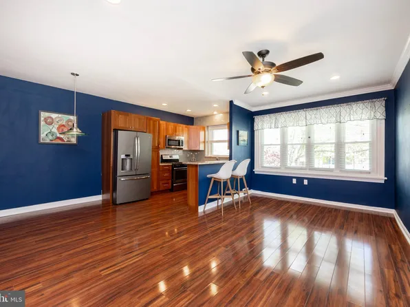 538 Glen Valley Dr, Norristown, PA 19401