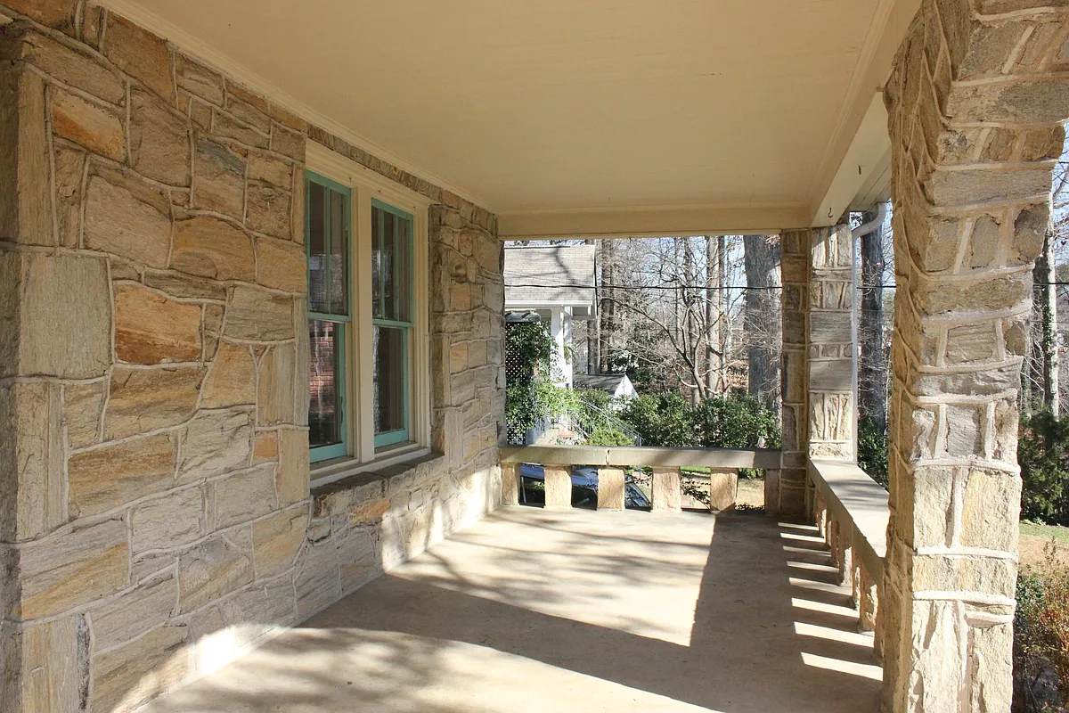 Huge Covered Front Porch - 1929 Alexander Rd
