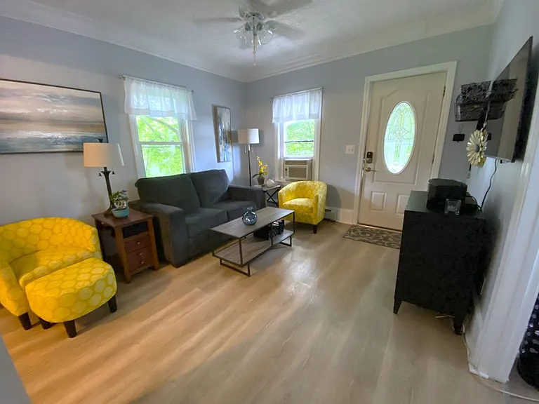 10 Shelby Ln #1 — Photo 2