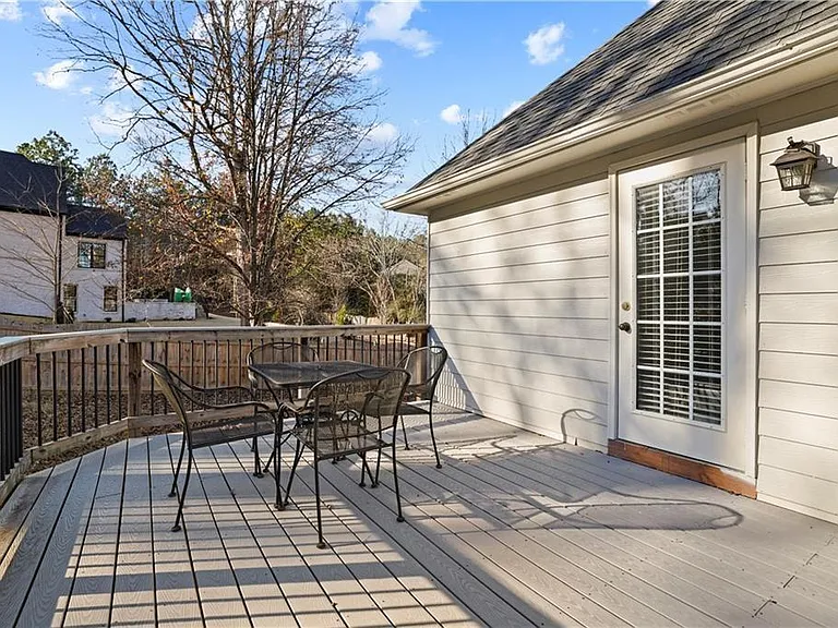 3010 Lakeside Ct — Photo 13