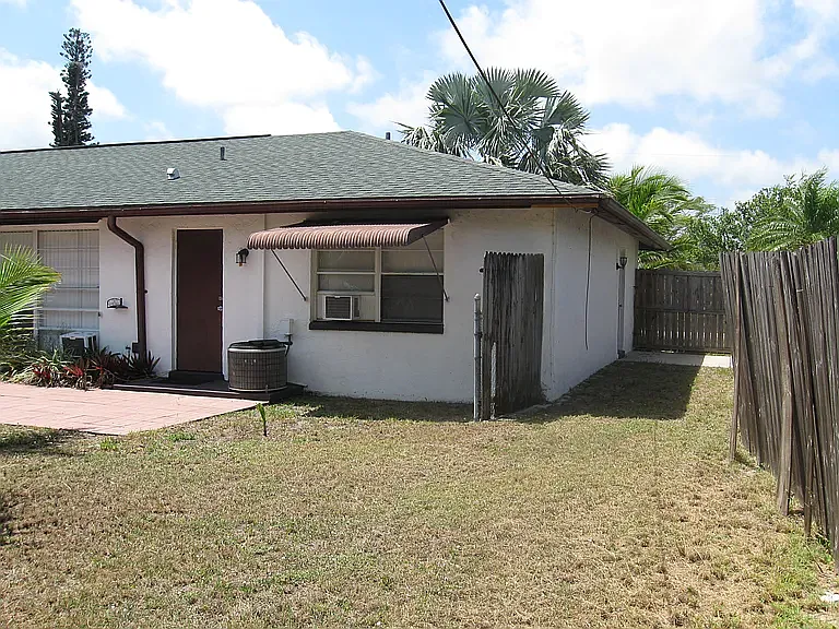 4641 SE 5th Pl #2 — Photo 15