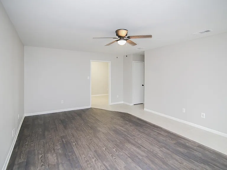 4A Harroun Ct #A — Photo 2
