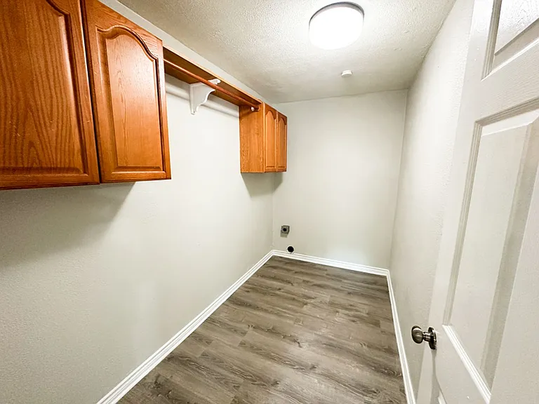 6461 Danbury Ln — Photo 17
