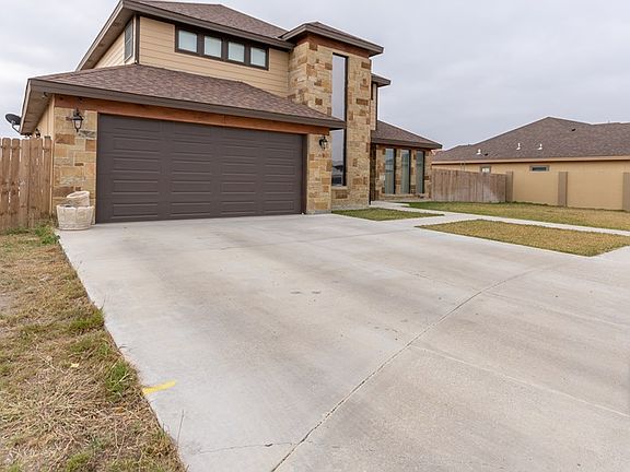 4th image of 2734 Villa Romel Blvd