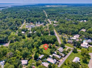 225 Avenue G #B, Apalachicola, FL 32320